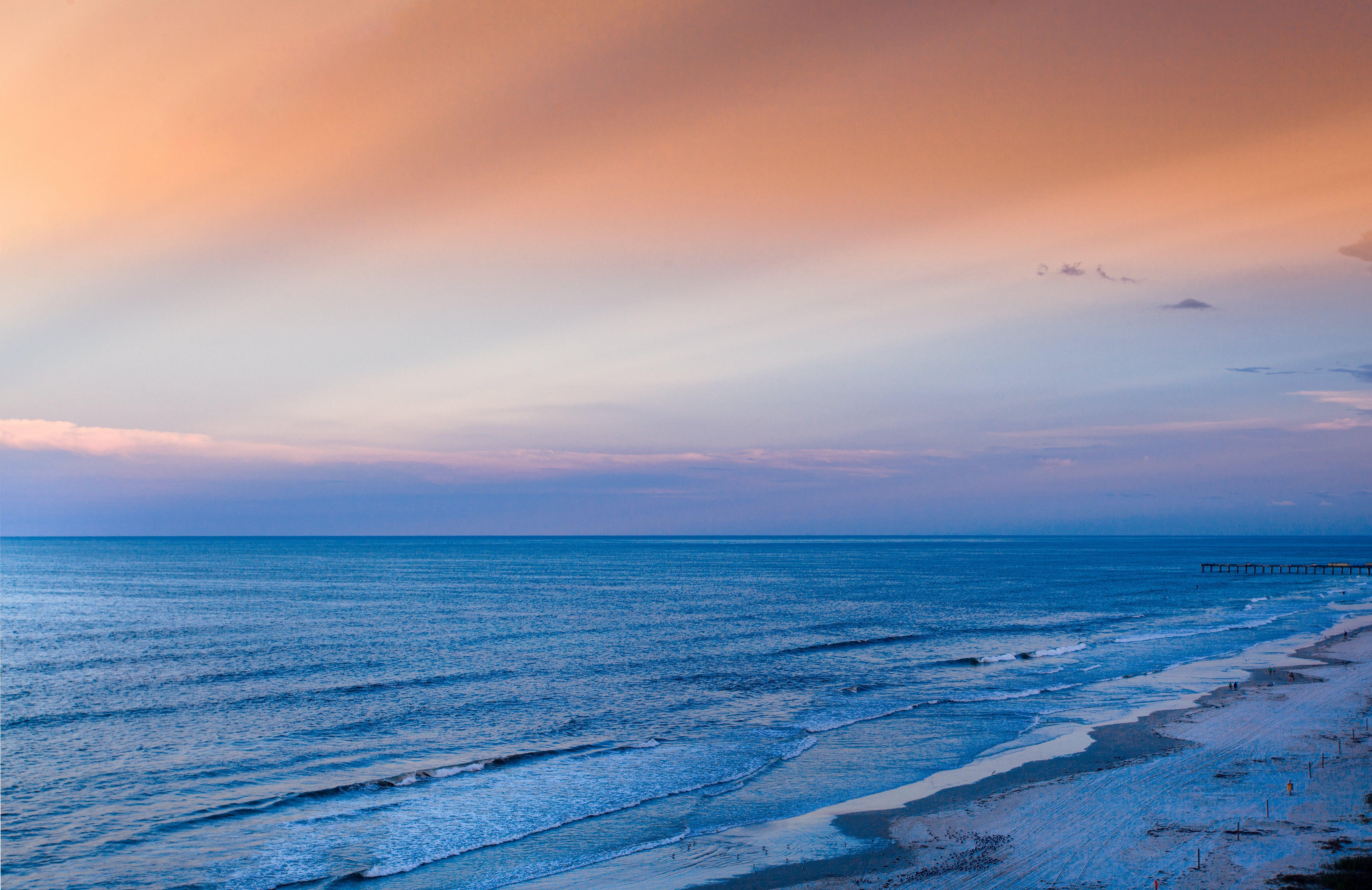 Holiday Inn Express & Suites Oceanfront Daytona Beach Shores By Ihg Exterior foto