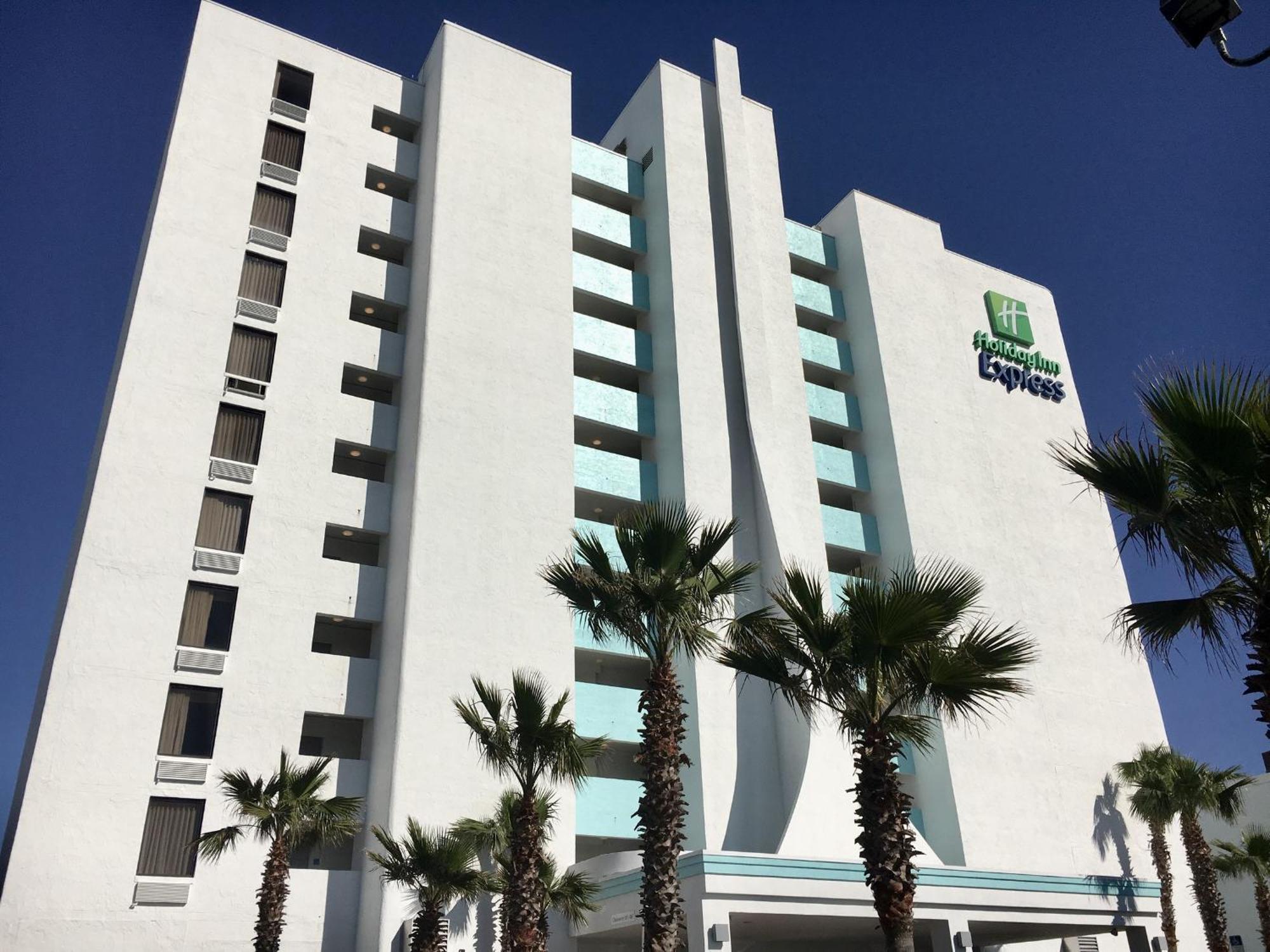 Holiday Inn Express & Suites Oceanfront Daytona Beach Shores By Ihg Exterior foto